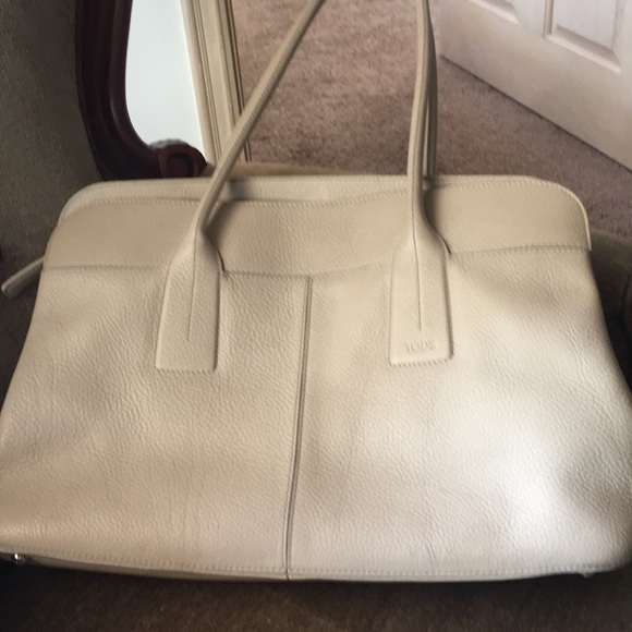 TOD'S pebbled leather shoulder bag - Picture 3 of 5